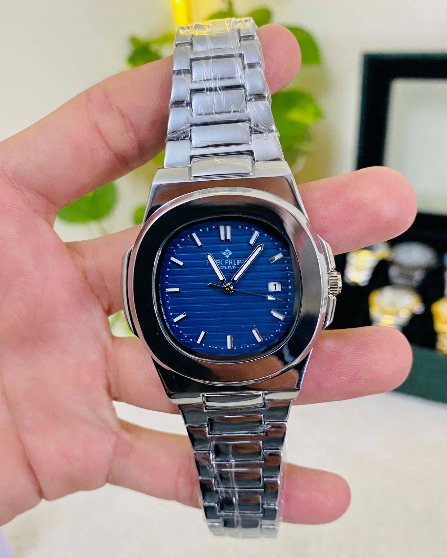 Pp Date working chain wrist watch