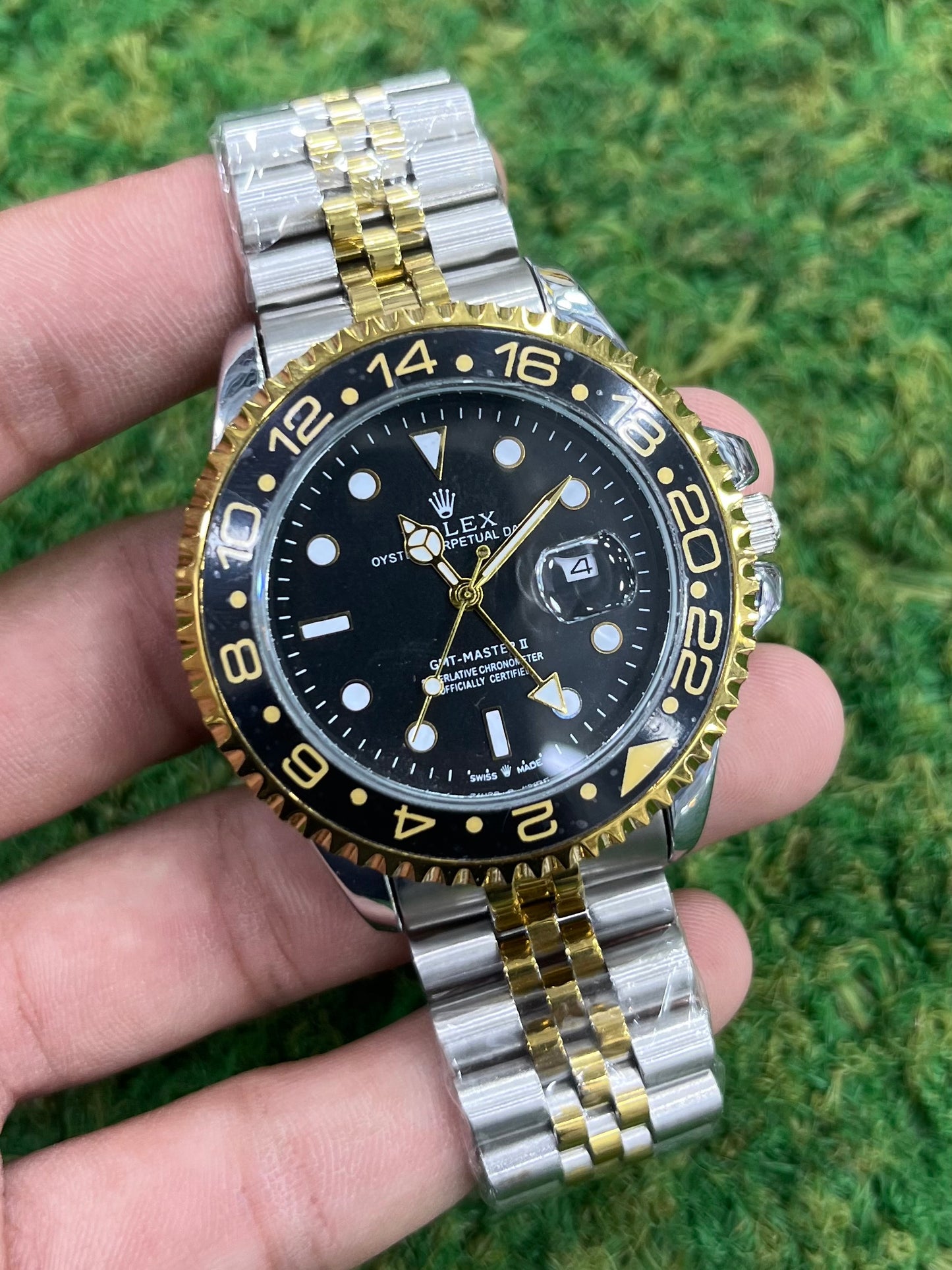 Semi-Auto Rlx GMT